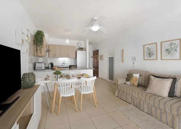 Serene Terrace And Pool Apartamento