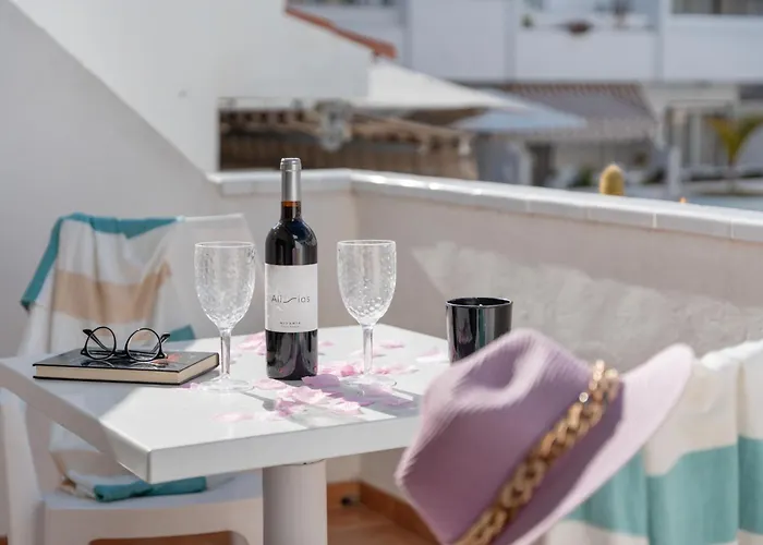 Serene Terrace And Pool Apartamento