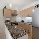Serene Terrace And Pool Apartament