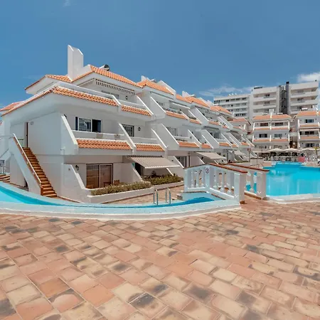 Apartament Serene Terrace And Pool