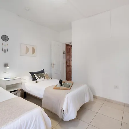 Serene Terrace And Pool Apartment Playa de las Americas (Tenerife)