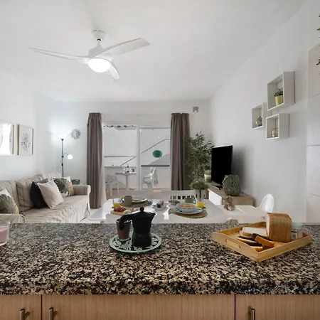 Apartment Serene Terrace And Pool Playa de las Americas (Tenerife)