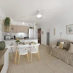 Serene Terrace And Pool Apartment
