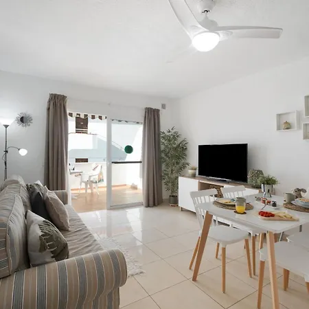 Serene Terrace And Pool Appartement *