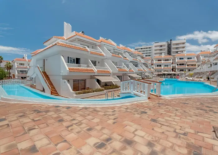 Apartament Serene Terrace And Pool